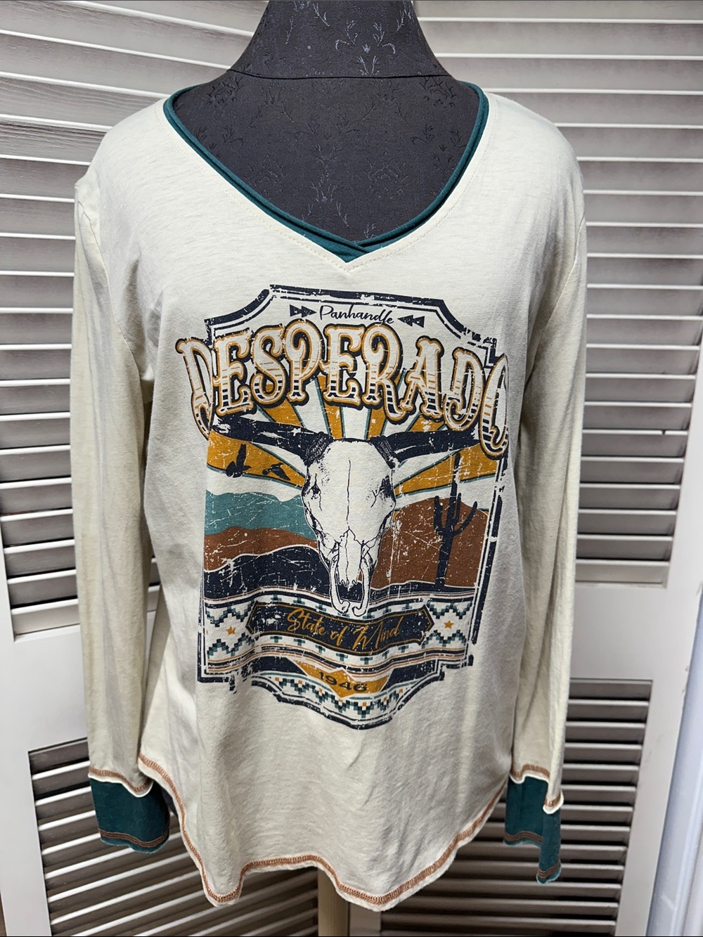 Panhandle Slim Cream Long Sleeve 'Desperado' Graphic V-Neck Top with Teal Trim